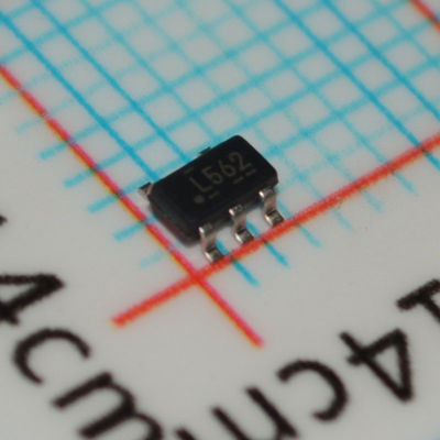 TPS560200DBVR 3.3V 0.6A Σύγχρονος μετατροπέας Buck με 95% απόδοση 4.5-17V Εισφορά 1.2MHz Συχνότητα Eco-mode Εσωτερική αντιστάθμιση Soft Start και θερμική προστασία στο πακέτο SOT-23