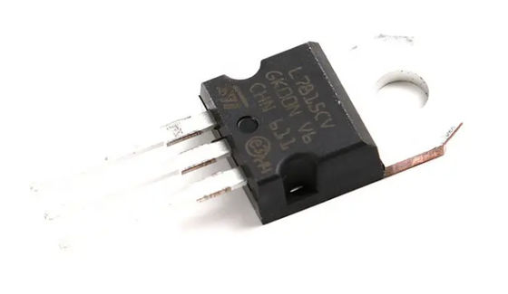 L7815CV-DG 15V 1.5A Γραμμικός ρυθμιστής TO-220 Θερμική/Προστασία από βραχυκύκλωμα ±4% Ακρίβεια -40°C έως +125°C