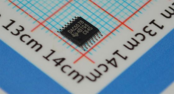 DAC5578SPWR 8-Ch 8-bit DAC I2C Διασύνδεση 2.7-5.5V, χαμηλή ισχύς 0.4mA, ±1LSB INL TSSOP-16 -40°C έως +105°C
