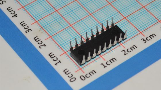 PIC16F54-I/P 8-bit RISC MCU 20MHz 512x12 Flash 25B RAM 12 I/O DIP-18 2-5.5V -40°C~125°C Χαμηλής Ισχύος <2mA