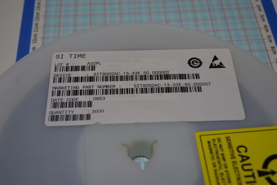 SIT8002AC-13-33E-50.00000T 50MHz MEMS Οσιλατήρας ±50ppm Σταθερότητα 1.8-3.3V Προμήθεια 2.5mA Χαμηλή ισχύς LVPECL Έκδοση -40°C έως +85°C AEC-Q100 Επαρκής