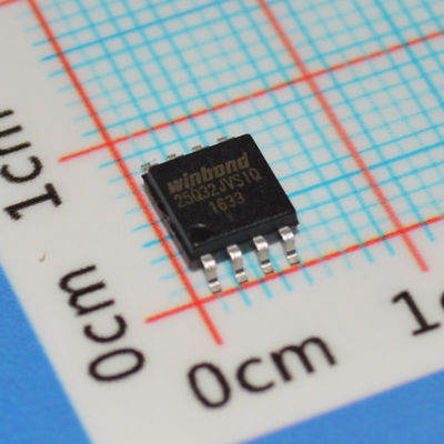 W25Q32JVSSIQ 32Mb SPI Flash 104MHz Ρολόι 100K Διαγραφή κύκλων SOIC-8 2.7-3.6V -40°C έως +85°C