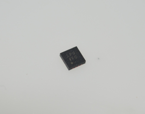 ADM7170ACPZ-3.3-R7 3.3V 2A LDO Ρυθμιστής 1.8-6.5V Εισαγωγή 1μV RMS Θόρυβος 75dB PSRR LFCSP-8 -40°C έως +125°C AEC-Q100