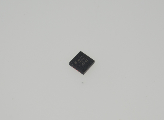 ADM7170ACPZ-3.3-R7 3.3V 2A LDO Ρυθμιστής 1.8-6.5V Εισαγωγή 1μV RMS Θόρυβος 75dB PSRR LFCSP-8 -40°C έως +125°C AEC-Q100