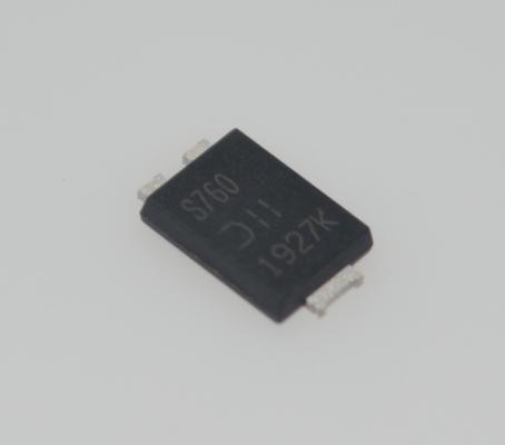 PDS760-13 760W Υψηλής Πυκνότητας Ισχύος 12V/63A Έξοδος 93% Μέγιστη Απόδοση Active PFC Συμπαγές Μέγεθος 1U Πλήρης Προστασία (OVP/OCP/SCP) -40°C έως +70°C Λειτουργία Ιδανικό για Βιομηχανικά & Τηλεπικοινωνιακά Συστήματα