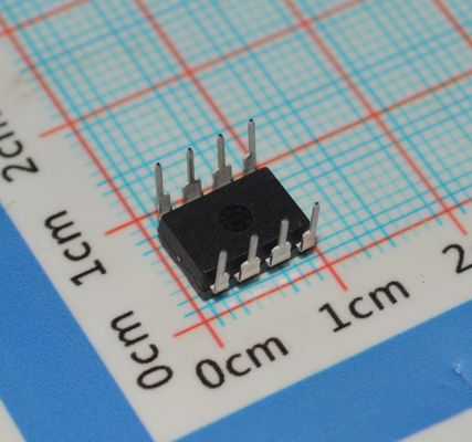 AD820AN Op-Amp 5MHz BW 16V/μs Slew Single/Dual Supply Low 1.8mA Current Rail-to-Rail Out -40°C~125°C 8-Pin DIP/SOIC Βιομηχανική ποιότητα