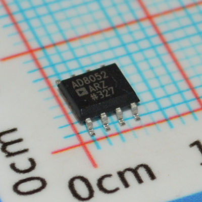 AD8052AR Υψηλής ταχύτητας 300MHz Op Amp Χαμηλός θόρυβος 4.5nV/√Hz 5V Λειτουργία Σιδηροδρομική προς σιδηροδρομική έξοδος Χαμηλή στρέβλωση και 160mA έξοδος για βίντεο / ADC buffers
