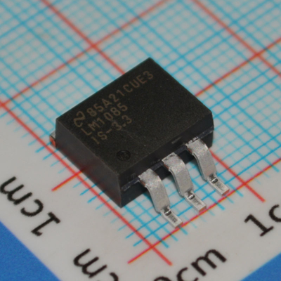 LM1085ISX-3.3 3.3V Σταθερή Έξοδος 3A Χαμηλής Πτώσης (1.5V) Θερμική & Προστασία Ρεύματος TO-263 Πακέτο 4.75V-15V Είσοδος Γρήγορης Απόκρισης Βιομηχανική Θερμοκρασία (-40°C έως +125°C)