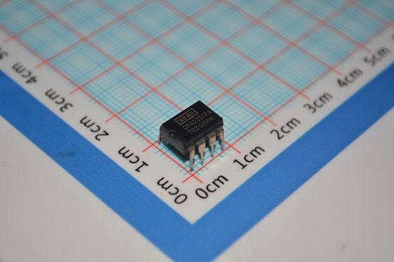 OPA2251PA Διπλός Ενισχυτής Ακριβείας με εύρος ζώνης 10MHz, Χαμηλή μεταβολή 0.5μV/°C, Θόρυβος 1.1μVpp, Έξοδος Rail-to-Rail, Τροφοδοσία ±2.25V έως ±18V και Πακέτο 8-Pin DIP