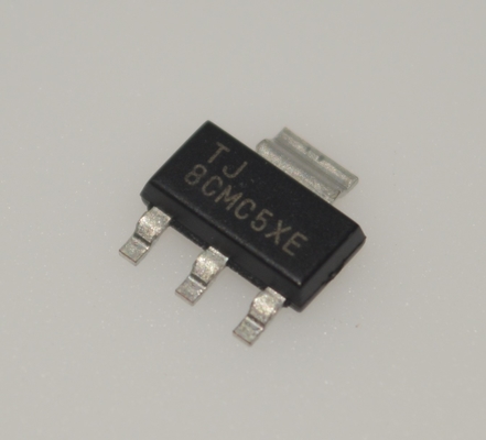 TLV1117LV33DCYR 800mA LDO 3.3V Σταθερή έξοδος 1% ακρίβεια Χαμηλή τάση αποτυχίας Υπερσύγχρονο και θερμική προστασία -40°C έως 125°C Σταθερός με κεραμικούς πυκνωτές SOT-223 Πακέτο