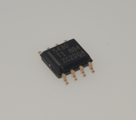 TPS5430DDAR 3A 5.5-36V Wide Input Step-Down Converter 500kHz Switching High Efficiency (Up to 95%) Εσωτερική αντιστάθμιση ισχύος Καλό σήμα Θερμική/UVLO προστασία Πακέτο SOIC-8