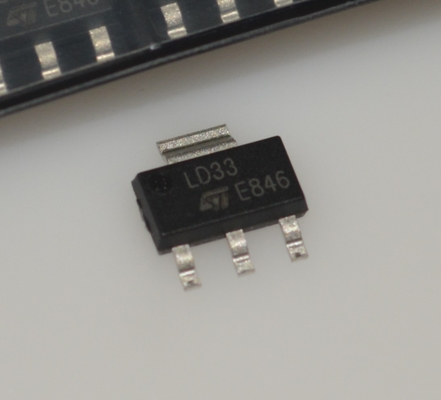 LD1117S33CTR 3.3V LDO ρυθμιστής τάσης με 1A έξοδος χαμηλή τάση πτώσης υψηλή ακρίβεια υπερεύματος και θερμική προστασία σταθερός με κεραμικούς πυκνωτές SOT-223 πακέτο