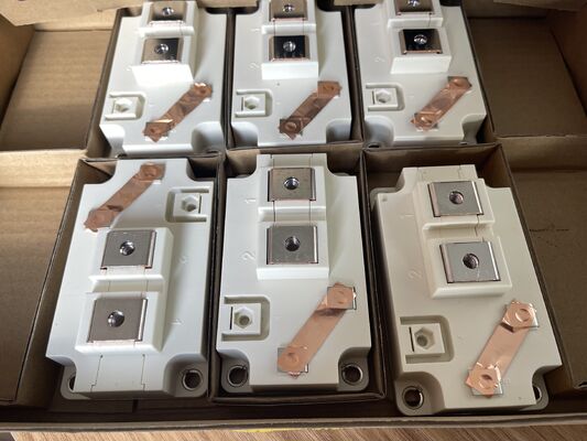 FZ600R12KE4HOSA1 1200V/600A Μονάδα IGBT Χαμηλό VCE(sat) Υψηλής Ταχύτητας Μεταγωγής Χαμηλών Απωλειών Πρεσαριστά Ακροδέκτες Απομονωμένη Βάση Αισθητήρας NTC Βιομηχανικής Κλάσης για Βαρέως Τύπου Κινητήρες & Μετατροπείς Αιολικής Ενέργειας