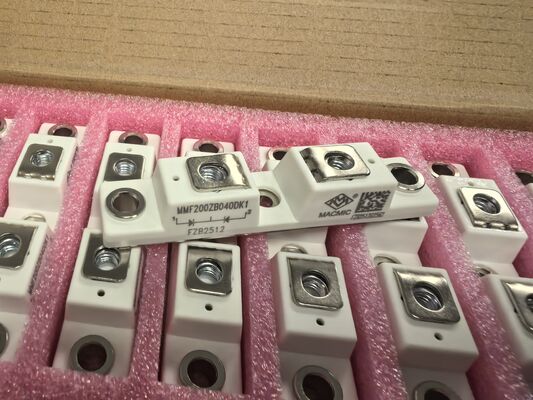 MMF200ZB040DK1 200A SiC MOSFET Power Module 400V Low Rds ((on) 1.6mΩ Υψηλής απόδοσης Μετασχηματισμός υψηλής ταχύτητας Αυτοκινητοβιομηχανικής ποιότητας υγρό ψυγμένο για μετατροπείς έλξης xEV