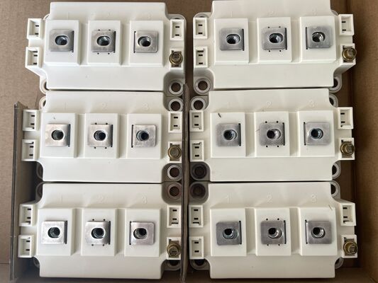 SKM400GAR12E4 1200V 400A IGBT Module Low Vce ((sat) High Short Circuit Robustness Low Switching Loss High Isolation Industrial Grade Για ηλιακούς μετατροπείς και υψηλής ισχύος UPS