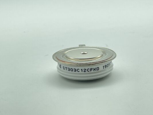 ST303C12CFK0 1200V 300A Μονάδα μισής γέφυρας χαμηλή Vce ((sat) χαμηλή απώλεια βραχυκύκλωμα ανθεκτικότητα ολοκληρωμένο NTC για κινητήρες και βιομηχανικούς μετατροπείς
