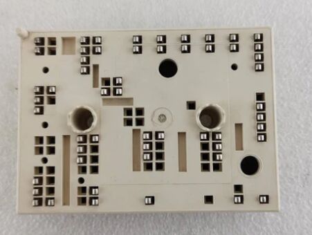 35ACC12F4V1 12V 3.5A Αυτοκινητιστικό PNP Τρανζίστορ Χαμηλό VCE(sat) 250mV Υψηλό Κέρδος Ρεύματος Συσκευασία SOT-223 Πιστοποιημένο AEC-Q101 Για Εναλλαγή Φορτίου και Έλεγχο Κινητήρα σε Οχήματα