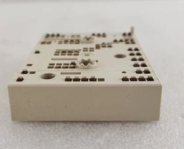 35ACC12F4V1 12V 3.5A Αυτοκινητιστικό PNP Τρανζίστορ Χαμηλό VCE(sat) 250mV Υψηλό Κέρδος Ρεύματος Συσκευασία SOT-223 Πιστοποιημένο AEC-Q101 Για Εναλλαγή Φορτίου και Έλεγχο Κινητήρα σε Οχήματα