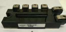 PM75RL1A120 1200V 75A IPM 7-Pack IGBT Low VCE ((sat) 1.65V Ενσωματωμένη οδήγηση και προστασία ΝΤΚ αισθητήρας υψηλής αξιοπιστίας βίδα τοποθέτηση ιδανικό για οχήματα και HVAC