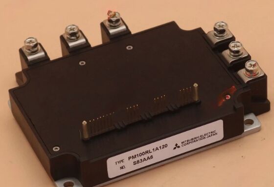 PM100RL1A120 1200V 100A IPM 5ης Γενιάς CSTBT™ Χαμηλό VCE(sat) 1.75V Ενσωματωμένη Οδήγηση Προστασία Βραχυκυκλώματος Ανίχνευση Υπερθέρμανσης Έξοδος Σφάλματος Πιστοποίηση UL για Drives