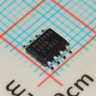 MAX3485EESA 3.3V RS-485/RS-422 Πληροφορευτής 10Mbps 1/8 φορτίο μονάδας (256 κόμβοι) ±15kV ESD SOIC-8 -40°C έως +85°C