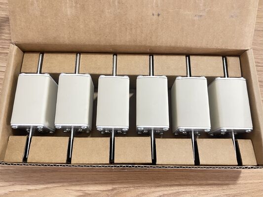 NH1GG69V250P 1250V 250A SiC MOSFET Module Low Rds ((on) 3.3mΩ Γρήγορη εναλλαγή υψηλής συχνότητας χαμηλής απώλειας υψηλής πυκνότητας ισχύος Βιομηχανική ποιότητα για φωτοβολταϊκούς μετατροπείς και κινητήρες